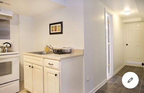 Silver Spring House | Private Apt 1 Bedroom Hi-Speed Internet, DC Metro.