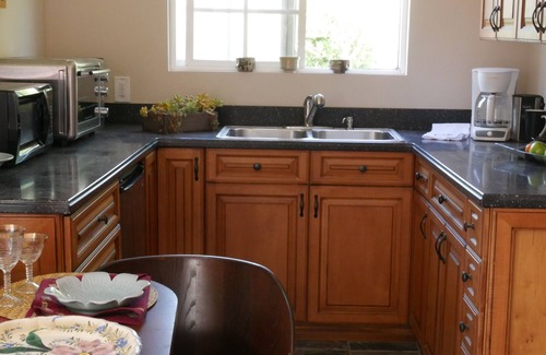Wrigley House | Private Art Studio In Historic Wrigley . very close to Metro Blue Line