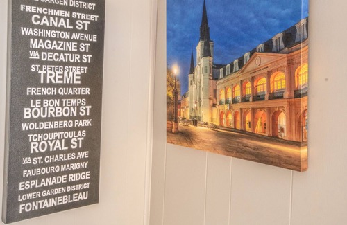 Seventh Ward Apartment | Private Artist Studio, KING Bed, Huge Patio (B)