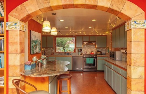 Marietta-Alderwood House | Private Artist Waterfront Estate