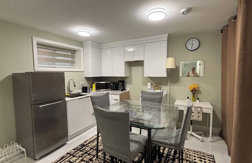 Hastings Apartment | Private Bachelor Suite Close to Downtown, Walking Distance to PNE, Playland,