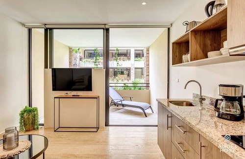 Centro Apartment | Private Balcony | Rooftop Pool | Gym | Near 5th