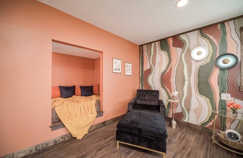 Prescott Apartment | Private Balcony, King Bed, Kitchen