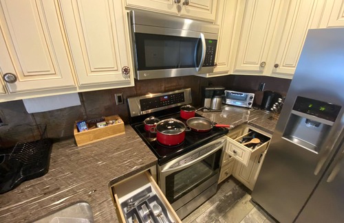 Sonora House | Private Balcony Overlooking Washington St in Downtown Sonora - Free Parking