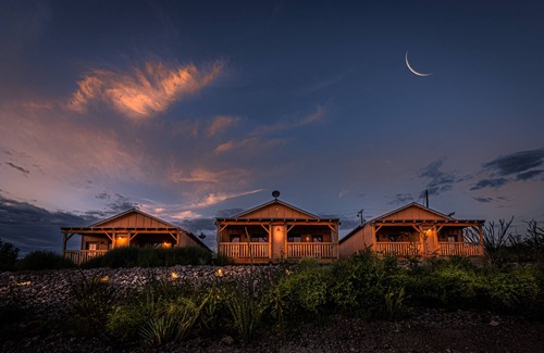 Tombstone Cabin | Private balcony, walk to everything, free wifi Miners Cabin #3 (2 Double Beds)