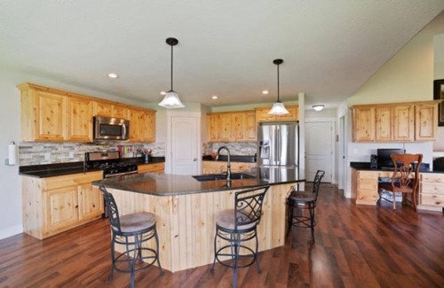 Saratoga Springs House | Private Basement Room * Lake View * Shared Bathroom