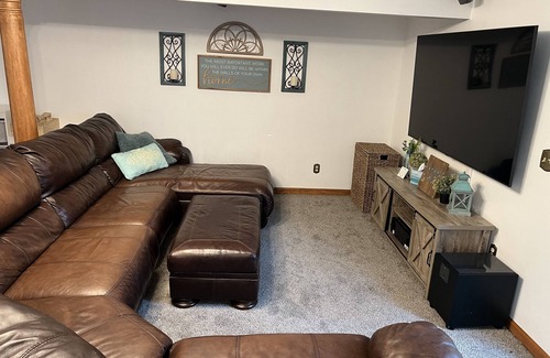 Monument House | Private basement apartment with hot tub and hammocks