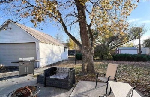 Midvale Cottage | Private basement Apartment