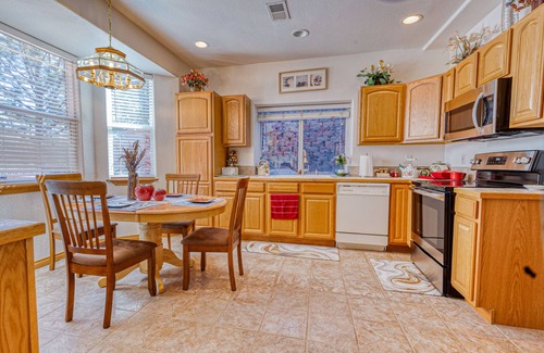 Thornton House | Private Basement by Outlet/Golf Course/East Lake