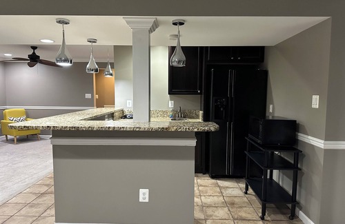 Lakeview Apartment | Private Basement Work & Travel Great Location Near Route 66 Jiffy Lube Live
