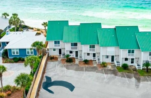 White's Gulfview House | Private Beach Access! Bikes, Yard & Pet-Friendly | Clareon Cottage 30A