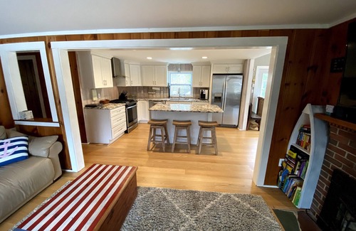 Brewster House | Private Beach Access, Great Family Get Away.