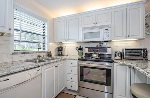 Indian River Shores Condo | Private Beach Access-1 minute walk from the door & the your coffee's still hot!