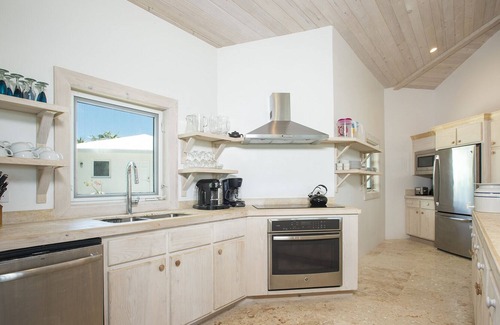 North Palmetto Point House | Private Beachfront Estate & Cottages, 25 Acres w/Pool, Walk to Restaurant/Bar