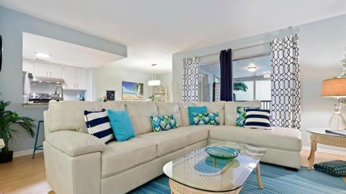 Bayview House | Private Beach Condo Mins To Beach, Pool, Hot Tub