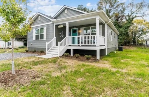 Issue House | Private Beach Getaway Just Steps to the Boardwalk!