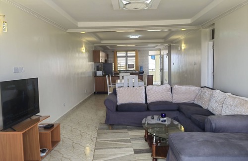 Ras Makamaiwe Apartment | Private beach home with panoramic ocean views