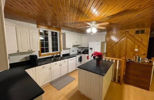 Madawaska Valley Cottage | Private Beach | Hot Tub | Sunny | 3 BDR Cottage