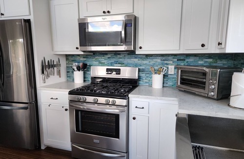Smyrna House | Private Beach-Hot Tub-Tiki Bar-Grill-Pontoon-Game Room-Kayaks-Fires-35min to GR