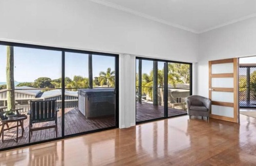Whitsundays House | Private Beach house haven