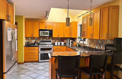 Greenwood House | Private Beach - Indoor/Outdoor Living - 8 Kayaks/Canoes - Multi-Family Getaway
