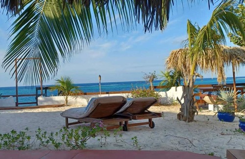 Sero Colorado Cabin | PRIVATE BEACH - ONE COUPLE RETREAT