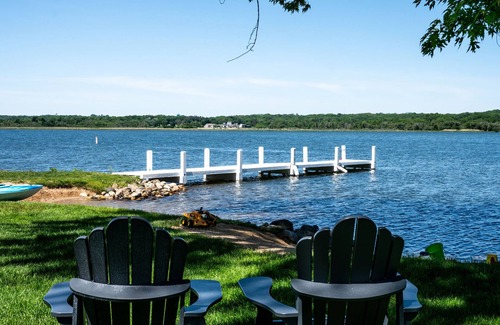 Lake Geneva House | Private Beach & Pier Lake Front w/Fireplace on Lake Como - Walk to Mars Resort!