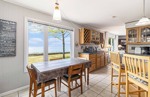 Manistee House | Private Beach & Stairs, Year-Round Hot Tub, & Unmatched Views of Lake Michigan!