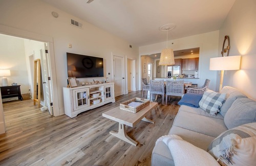 Santa Rosa Beach Condo | Private Beach Access - Beautiful 2BR Redfish Village Condo @ Blue Mountain Beach