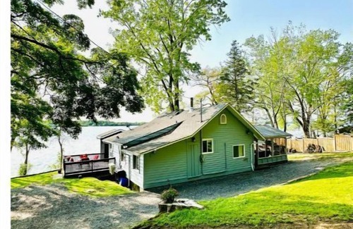 Greater Napanee Cottage | Private Beach Waterfront Cottage