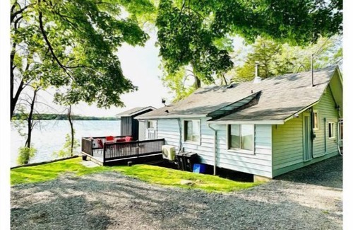 Greater Napanee Cottage | Private Beach Waterfront Cottage
