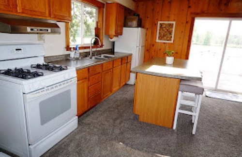 Edgerton House | Private Beach Waterfront w/Dock - Rock River Hideaway