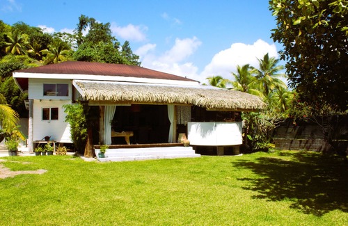 Teahupoo Villa | * PRIVATE BEACH, waterfront villa Ruma Maria - A/C - 8 pers.