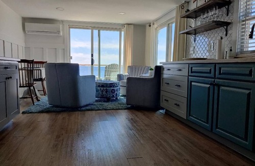 Portsmouth Cottage | Private Beachfront Cottage in Portsmouth, RI