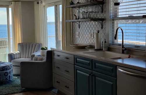 Portsmouth Cottage | Private Beachfront Cottage in Portsmouth, RI