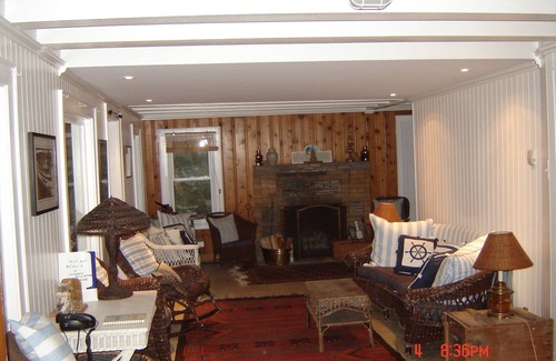 Fort Erie House | Private Beachfront Home on shores of Lake Erie