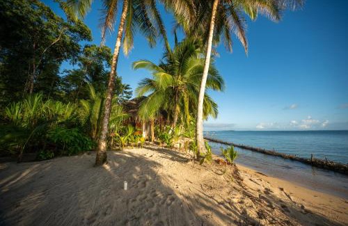 Isla Bastimentos House | Private Beachfront House with Kayak & Guided Tours