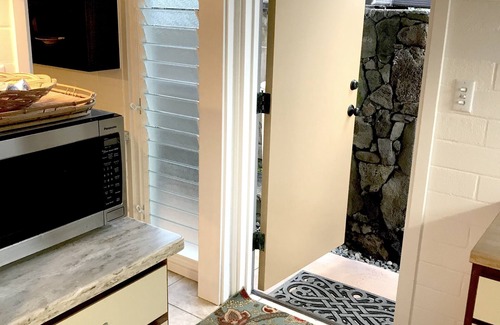 Kalama Tract Apartment | Private Beachfront Rental