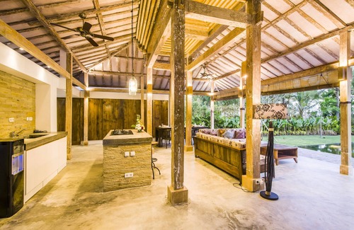 Melaya Villa | Private beachfront Villas with private pool and huge garden