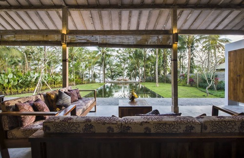 Melaya Villa | Private beachfront Villas with private pool and huge garden