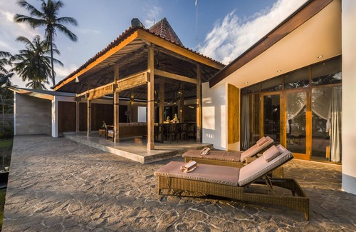 Melaya Villa | Private beachfront Villas with private pool and huge garden