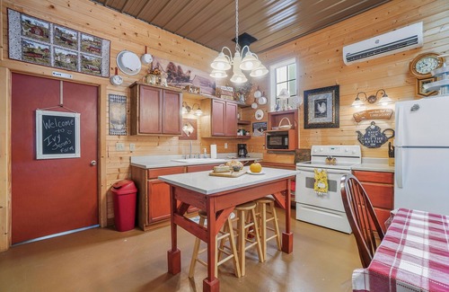 Cape Fair Other | Private Beautiful Clean Farmstead in Branson Country, Big indoor/outdoor spaces.
