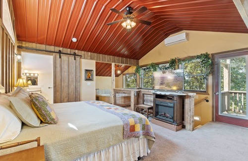 Cape Fair Other | Private Beautiful Clean Farmstead in Branson Country, Big indoor/outdoor spaces.