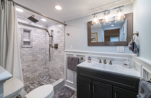 North Side House | Private Bedroom #1 and Bath 26 Min to NYC!