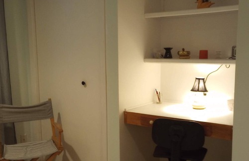 Morin Heights House | Private bedroom and bathroom