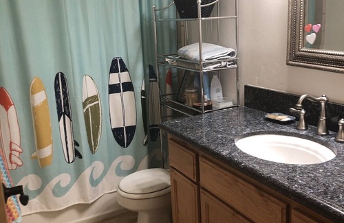 Cayucos House | Private Bedroom and Bathroom