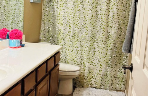 Gilbert House | Private Bedroom and Bathroom in Gilbert Retreat