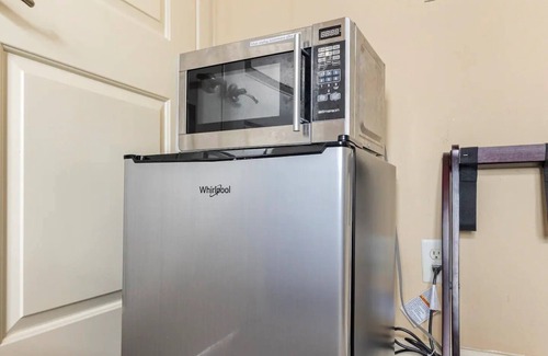 East Downtown Houston House | Private Bedroom Bathroom Suite Near East Downtown