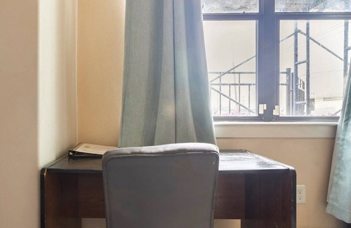 East Downtown Houston House | Private Bedroom Bathroom Suite Near East Downtown