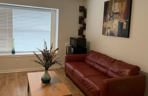 Barker House | PRIVATE BEDROOM IN A GATED COMMUNITY CLOSE TO ENERGY CORRIDOR